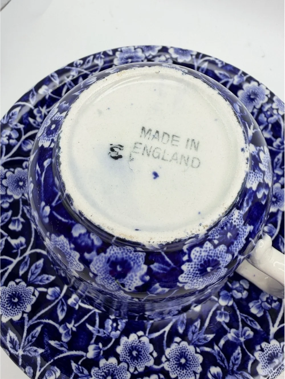 5 vintage sets of cups and saucers. Blue on white 1968 England.